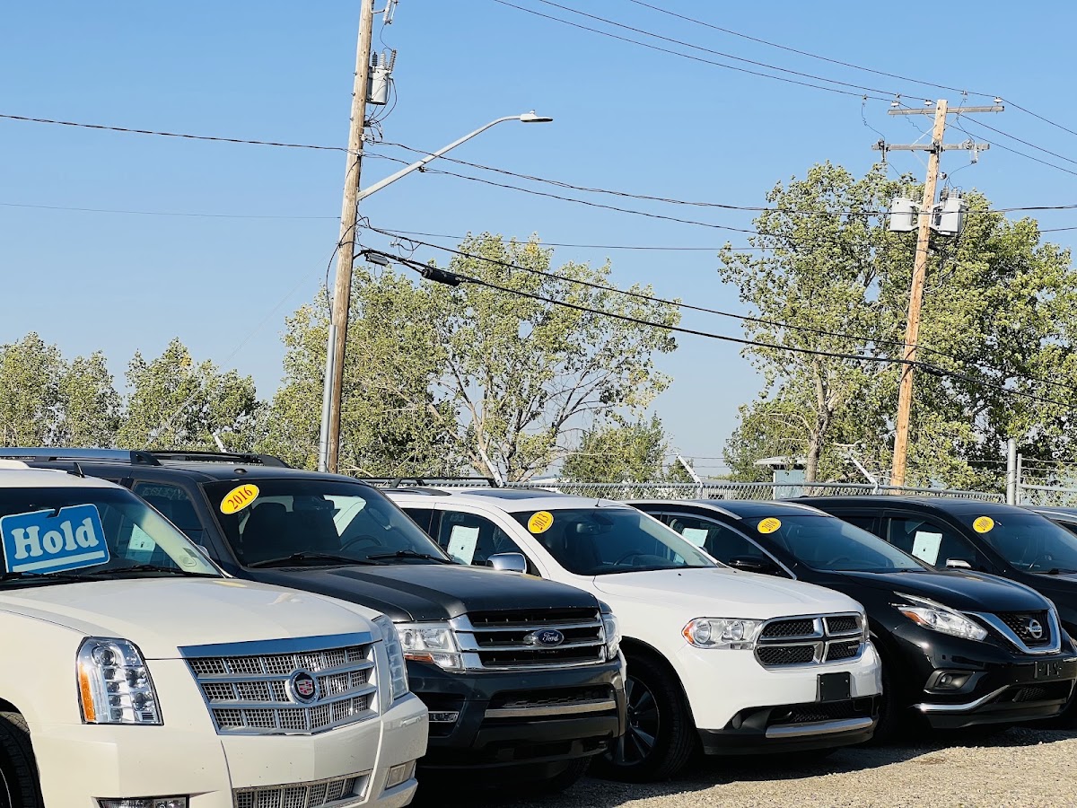 3J Motors (Automotive Dealers) 2